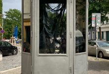 Lose cords / Telephone booth, 2022